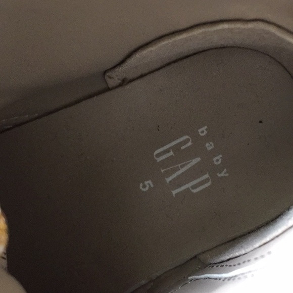 Baby GAP shoes - Picture 2 of 2
